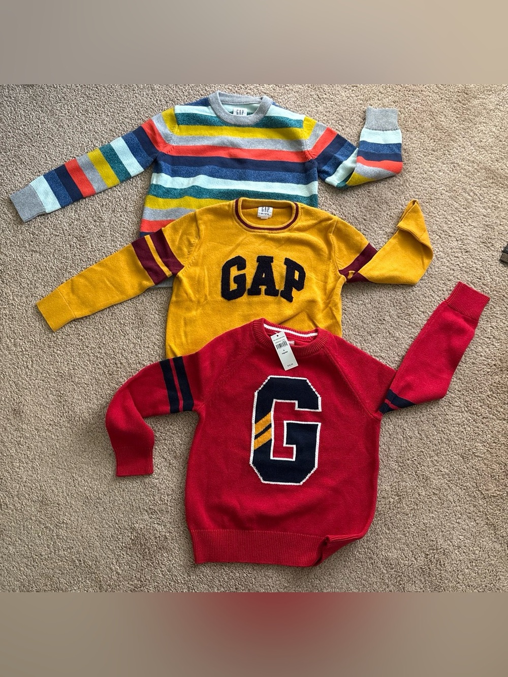 GAP sweater bundle size small EUC and one NWT